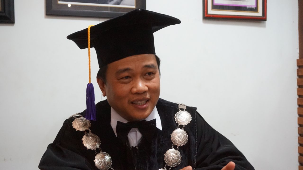 Prof. Dr. Ridwan Sanjaya